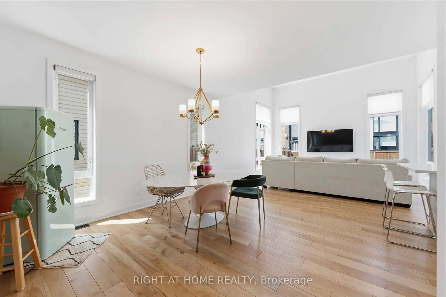 289 Mount Nebo Way photo 4