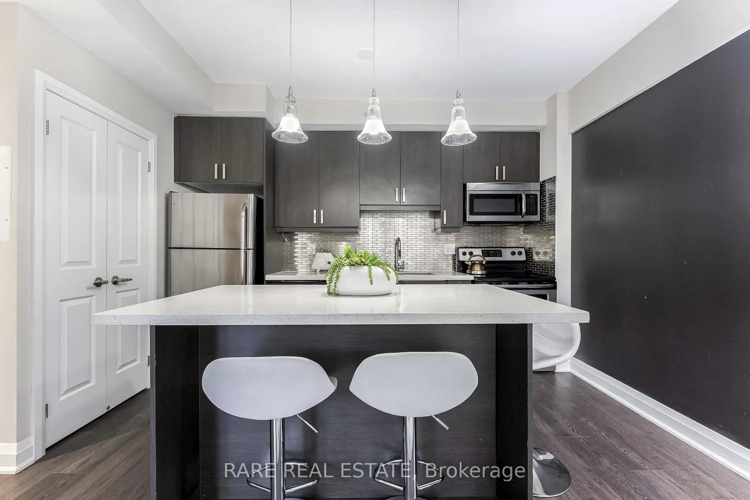 Additional image 5 of 24 Woodstream Boulevard #118