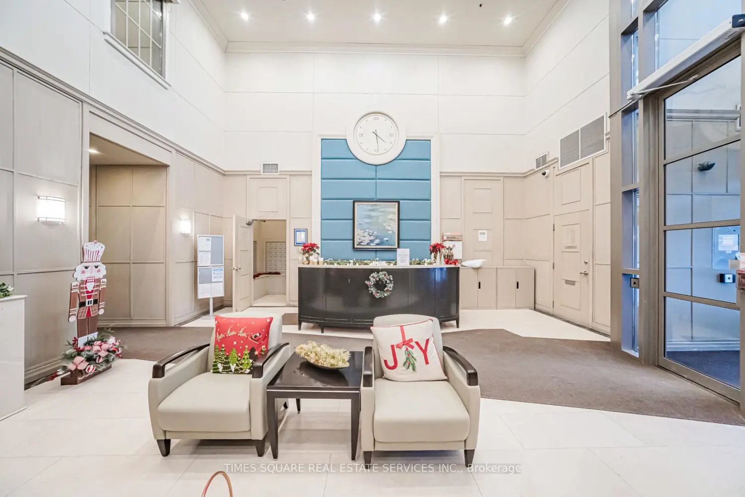 60 Byng Avenue 1501 photo 3