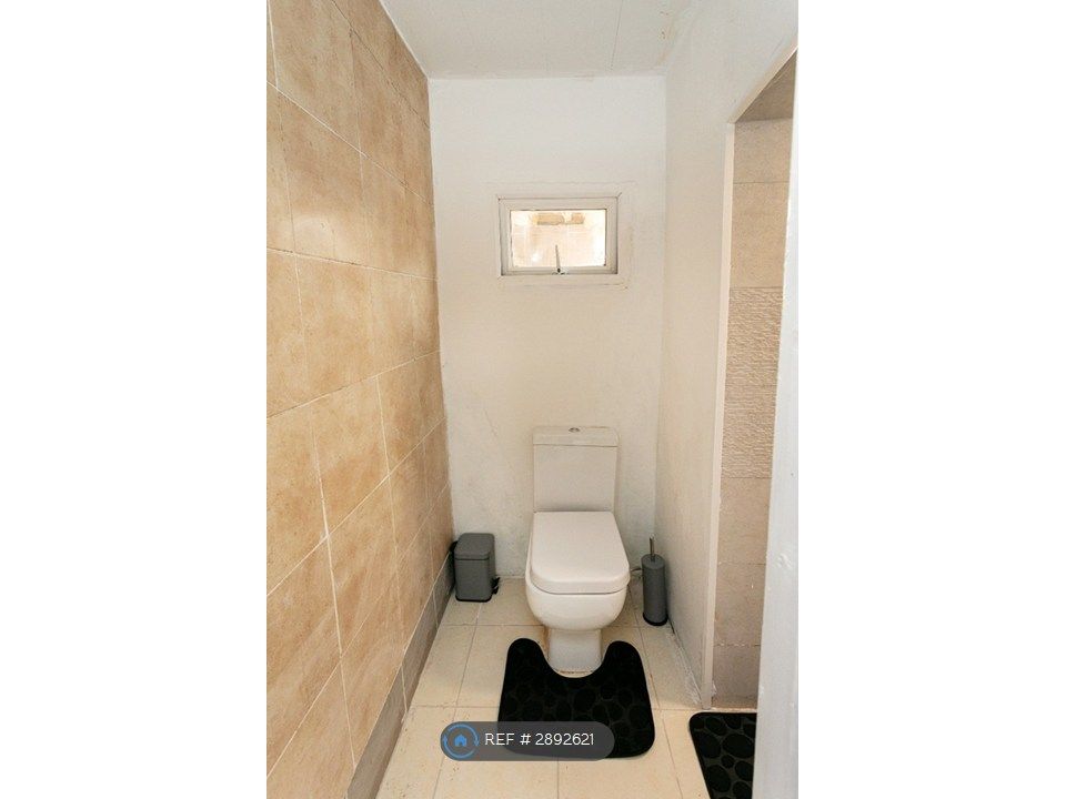 Additional image 10 of 6 bed terraced house to rentSaint Peters Road, Leicester LE2