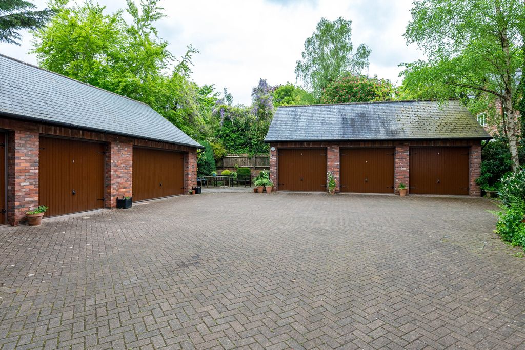 Additional image 24 of 3 bed flat for saleBeechfield Road, Alderley Edge, Cheshire SK9
