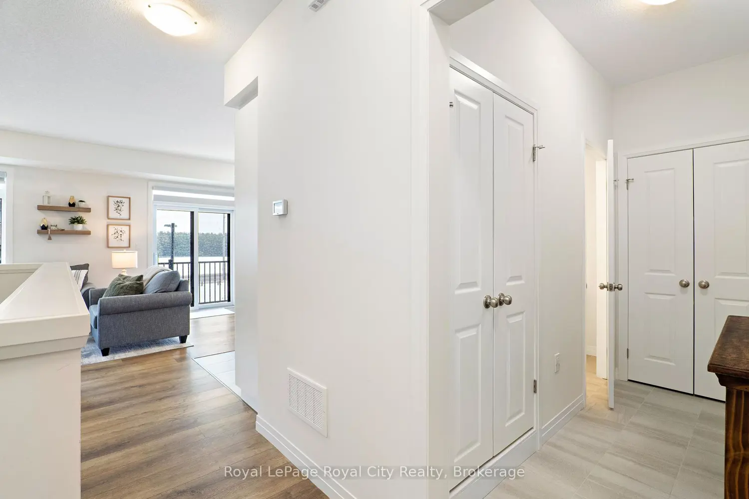 83 Thatcher Drive photo 3