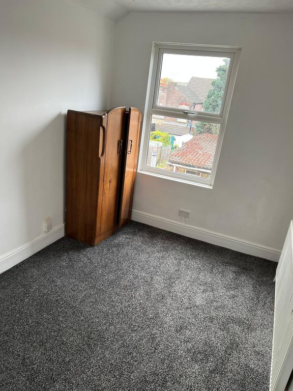 Additional image 8 of 4 bed terraced house to rentGranville Road, Luton LU1