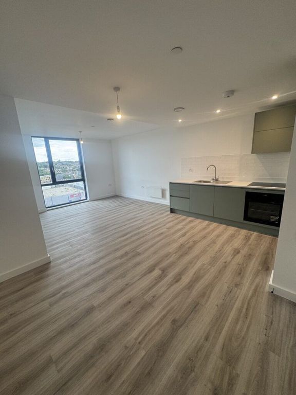 Additional image 3 of 2 bed flat to rentCalibra Court, Kimpton Road, Luton LU2