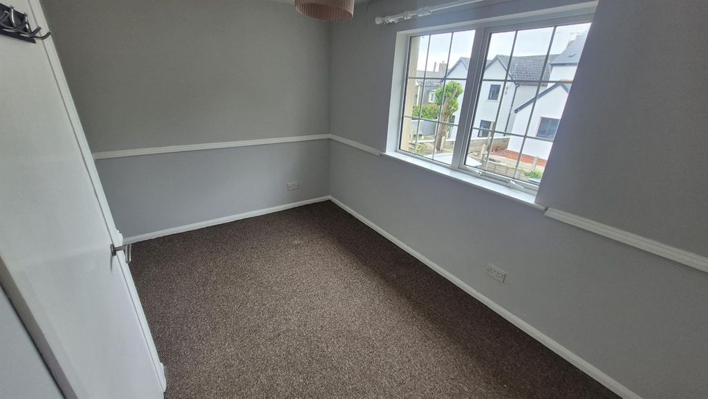 Additional image 6 of 3 bed terraced house to rentCadogan Close, Johnston, Haverfordwest SA62
