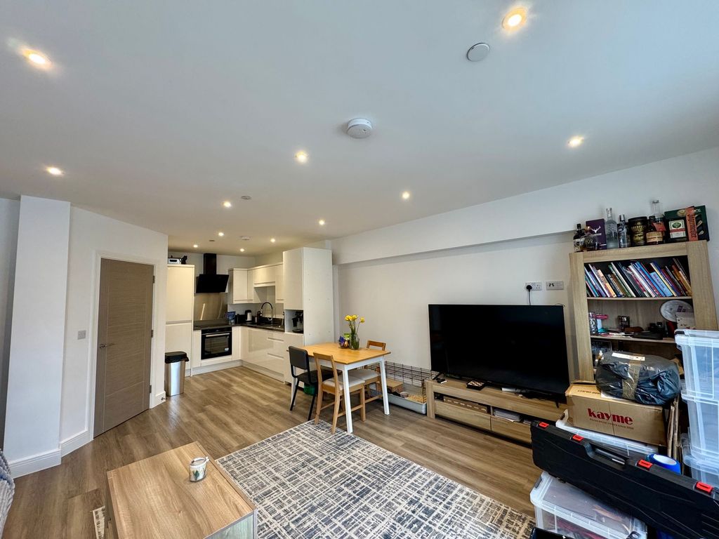 Additional image 3 of 3 bed flat to rentPeter Street, St. Helier JE2