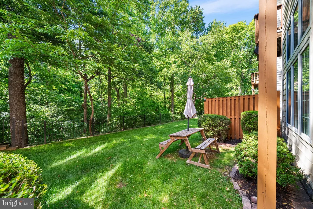 Additional image 6 of 135 Wootton Oaks Court, Rockville, MD 20852