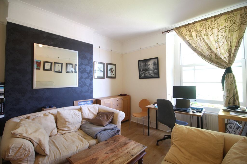 Additional image 2 of 2 bed flat to rentArley Hill, Cotham, Bristol BS6