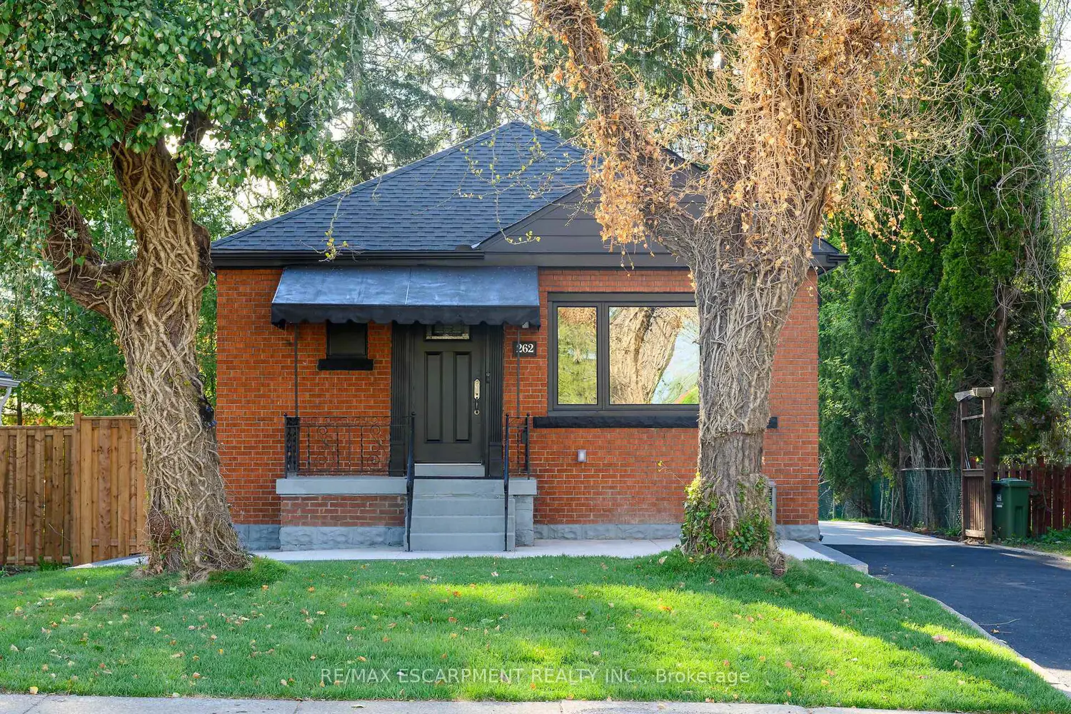 262 Broadway Avenue