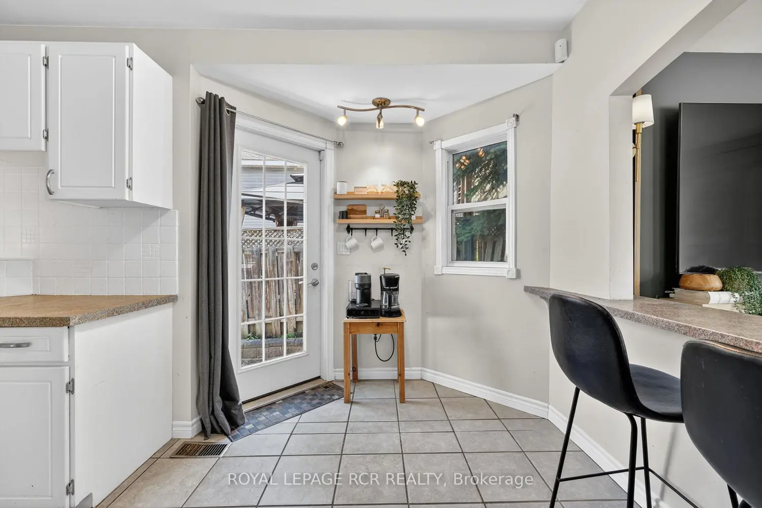 266 Kenwood Avenue photo 3