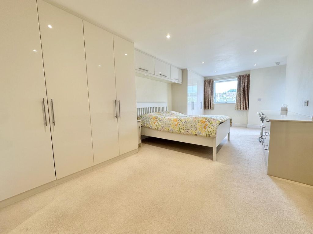 Additional image 6 of 2 bed flat to rentMerchant Sq, Portishead BS20