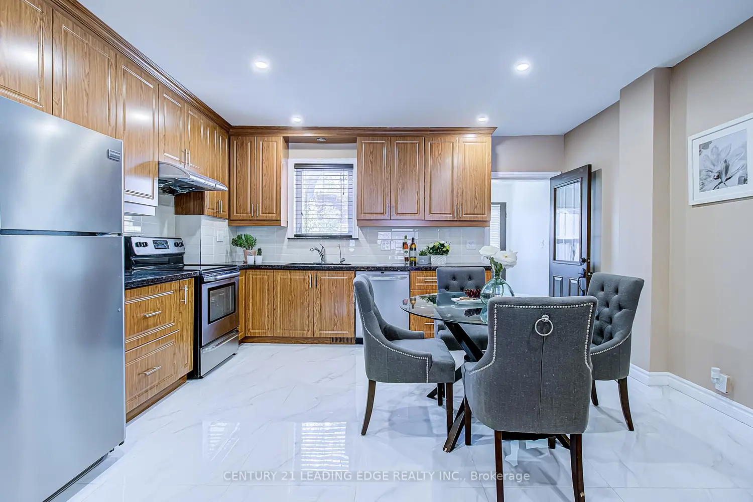 106 Parkmount Road photo 5