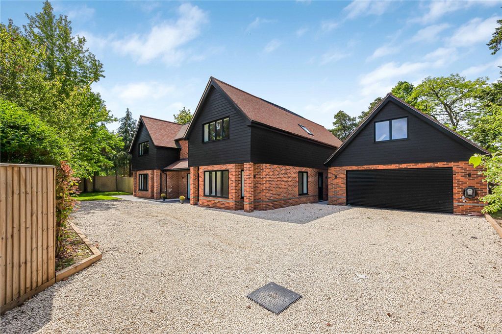 5 bed detached house to rentMill Road RG9