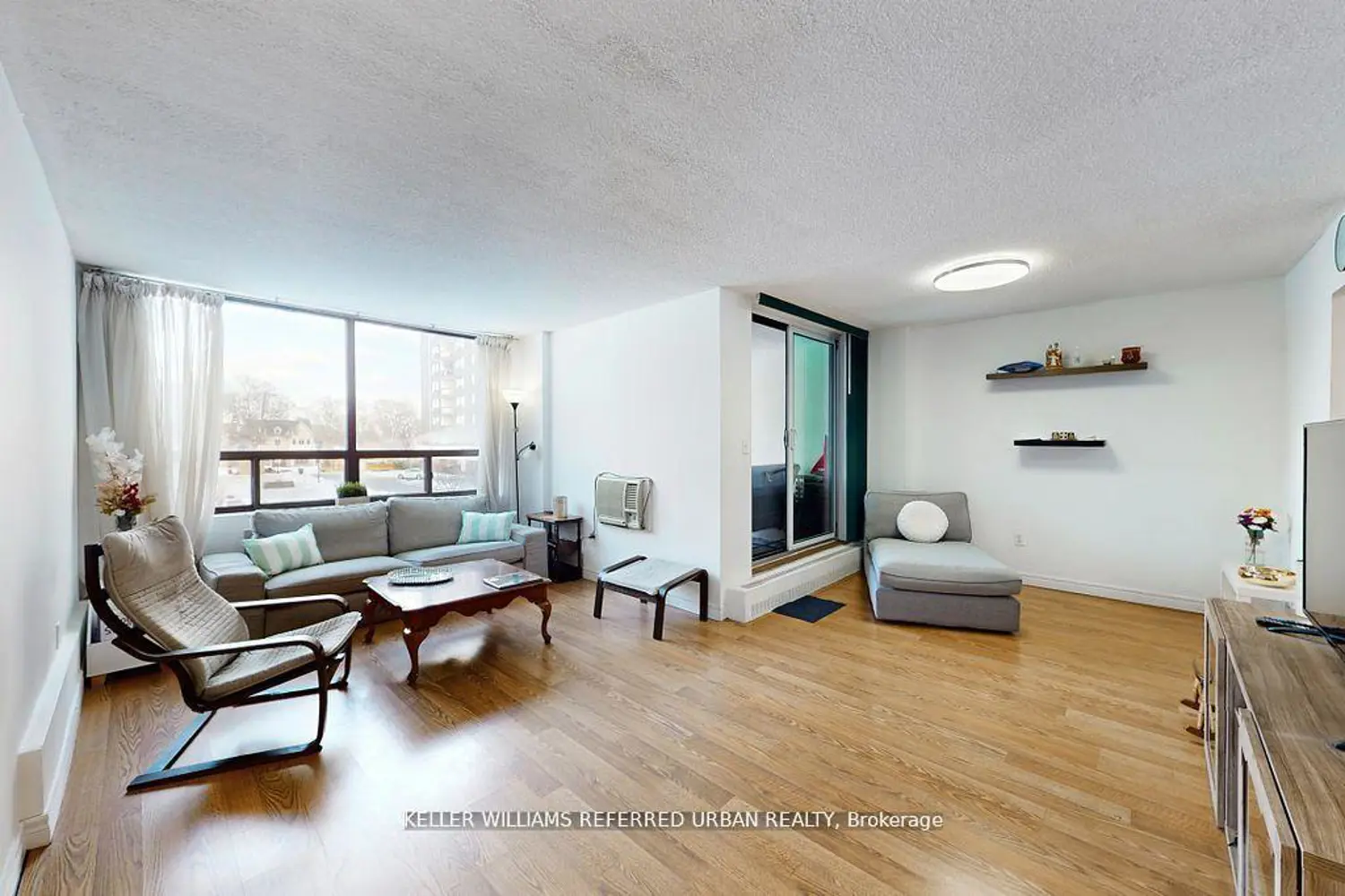 2556 Argyle Road 202