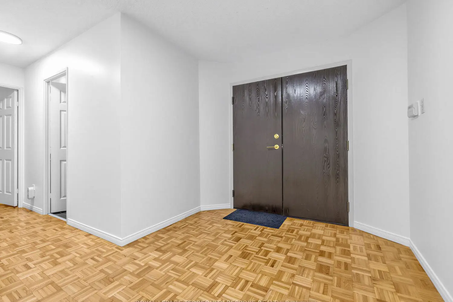 211 St Patrick Street 406 photo 4