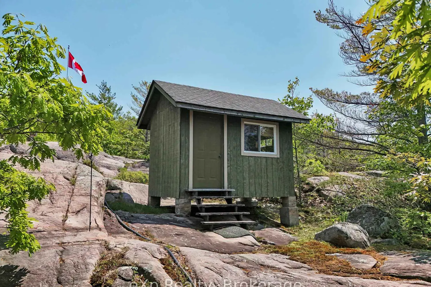 Additional image 4 of 6646 1040Littlebeausoleil Island