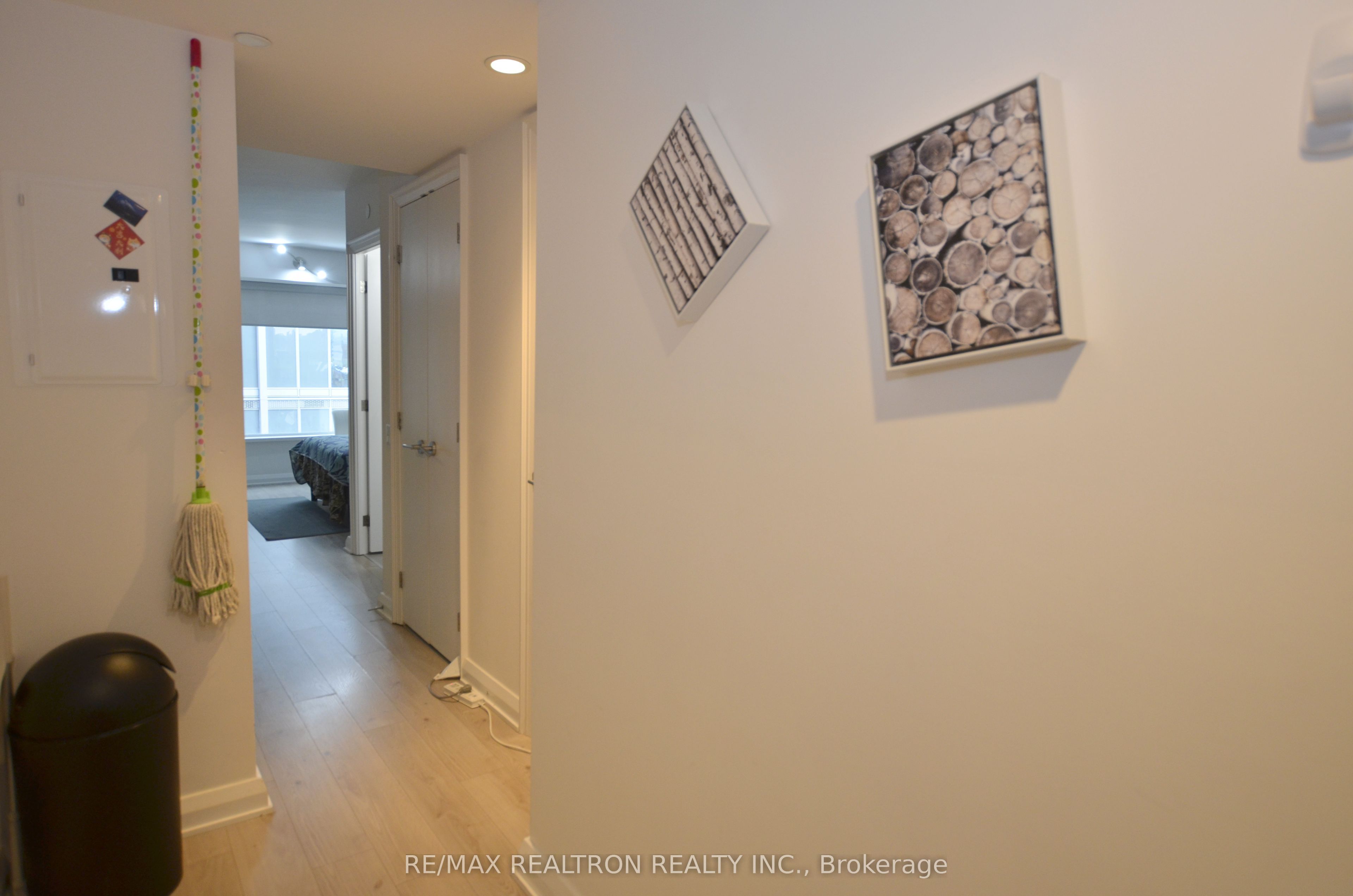 Additional image 3 of 713-155 Yorkville Avenue, Toronto, ON, M5R 0B4