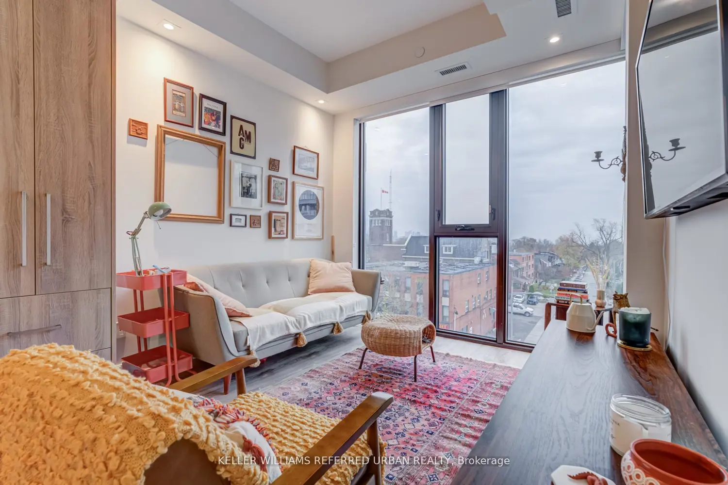 840 St Clair Avenue 609