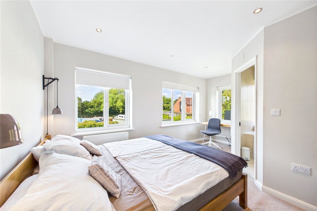 Additional image 8 of 2 bed flat to rentMill Lane, Newbury, Berkshire RG14