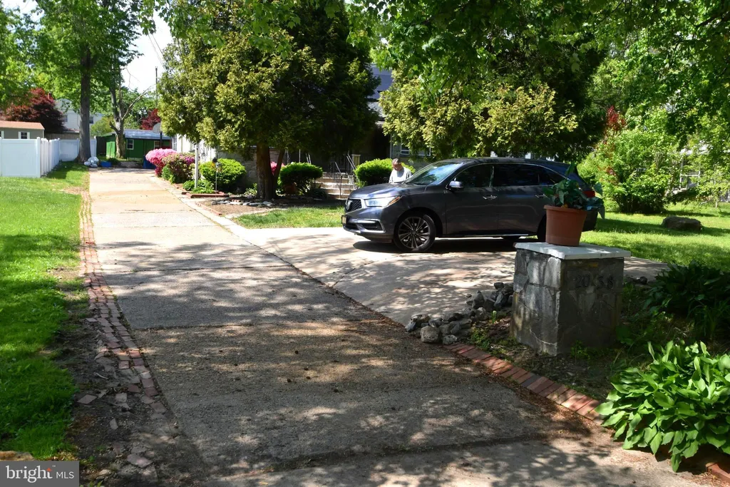 Additional image 3 of 2038 Marsh Road, Wilmington, DE 19810