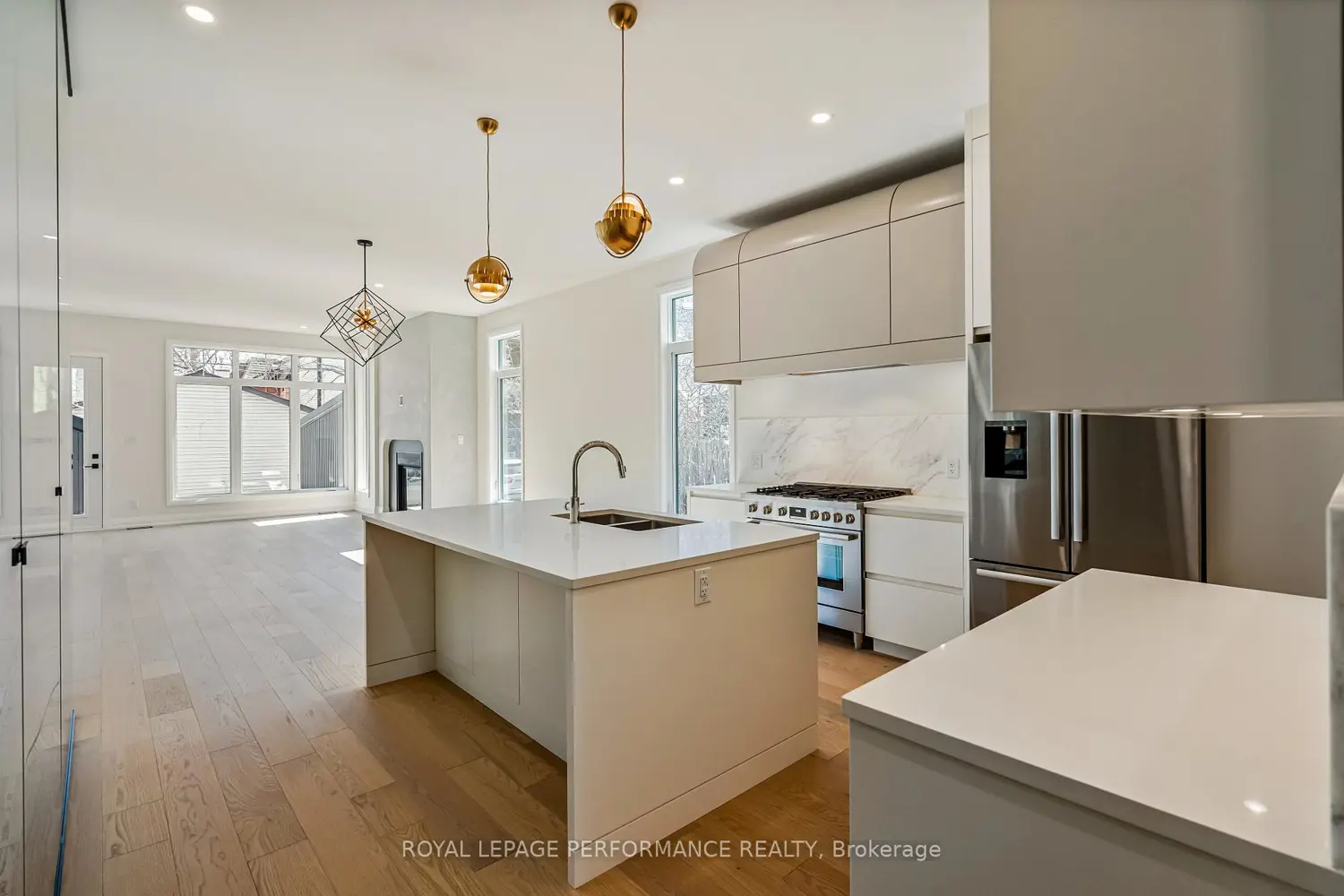 31 Commanda Way photo 2