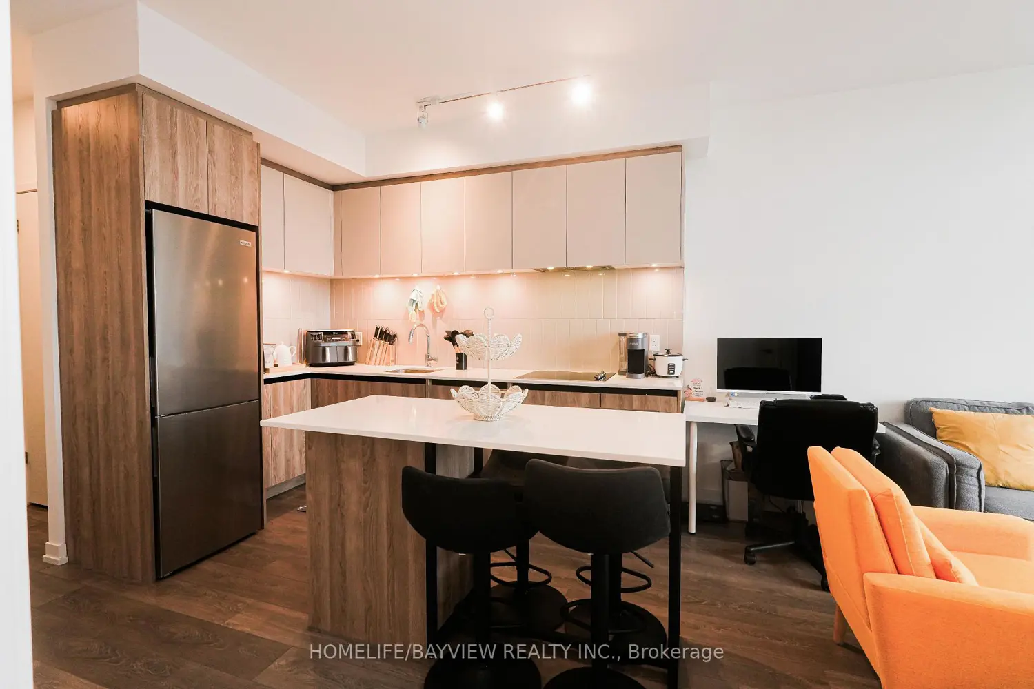 8 Beverley Glen Boulevard 603