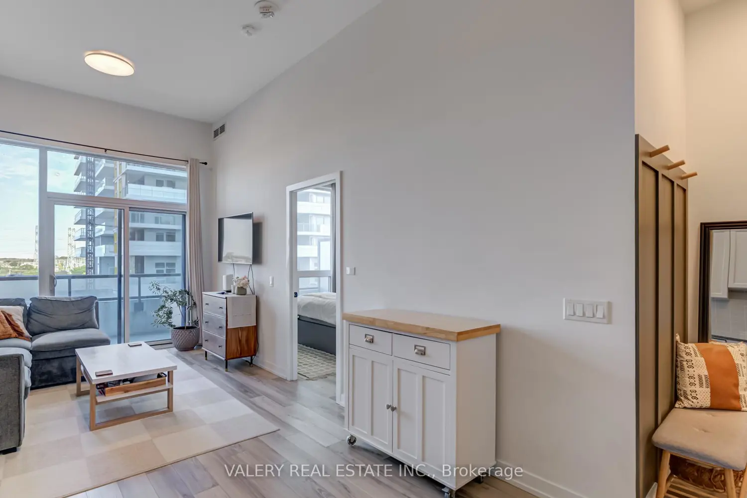 Additional image 5 of 1480 Bayly Street 708