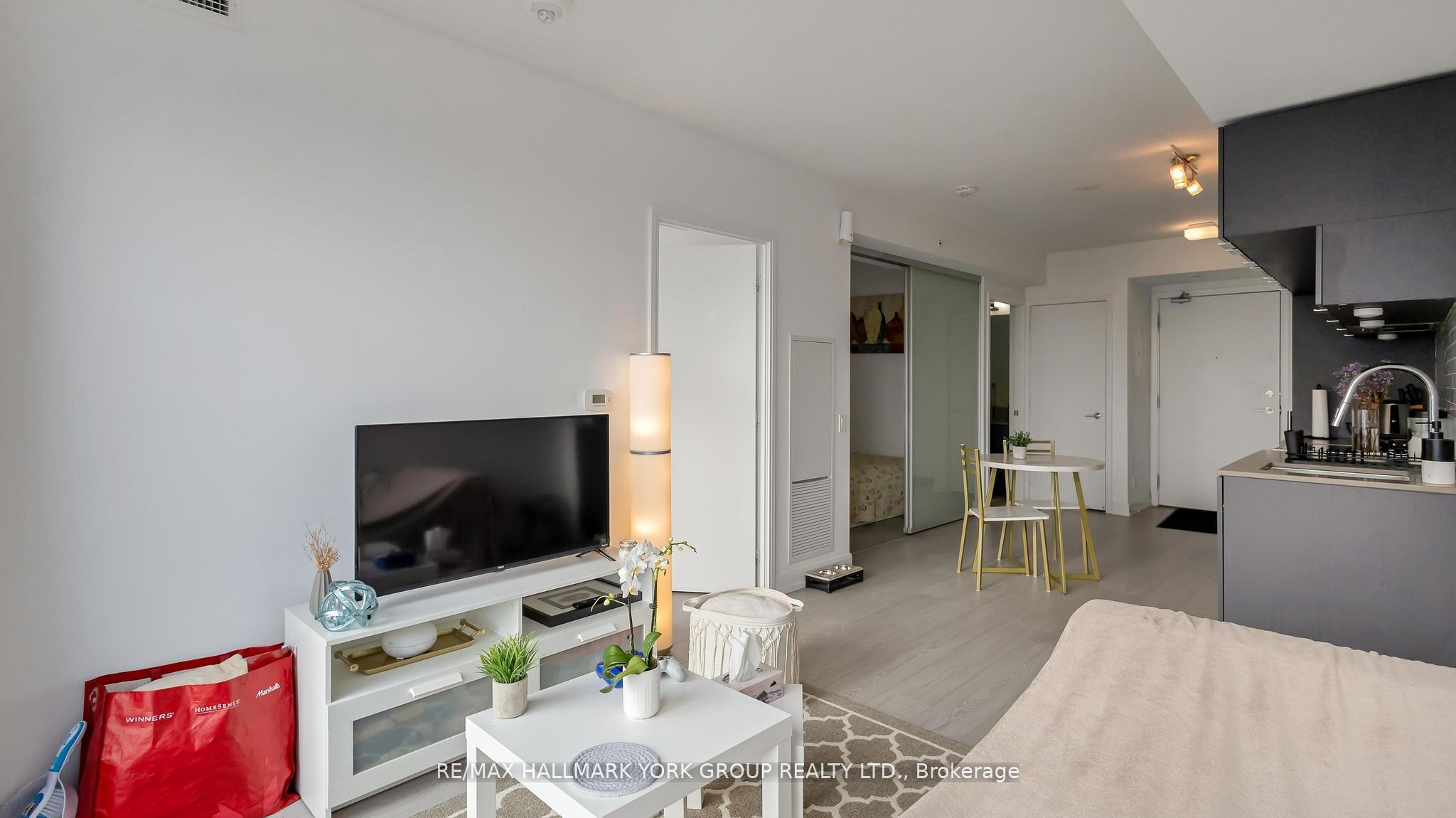 Additional image 4 of 5206-181 Dundas Street, Toronto, ON, M5A 0N5