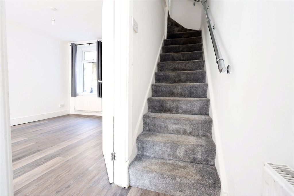 Additional image 6 of 3 bed flat to rentHigh Street, Tonypandy CF40