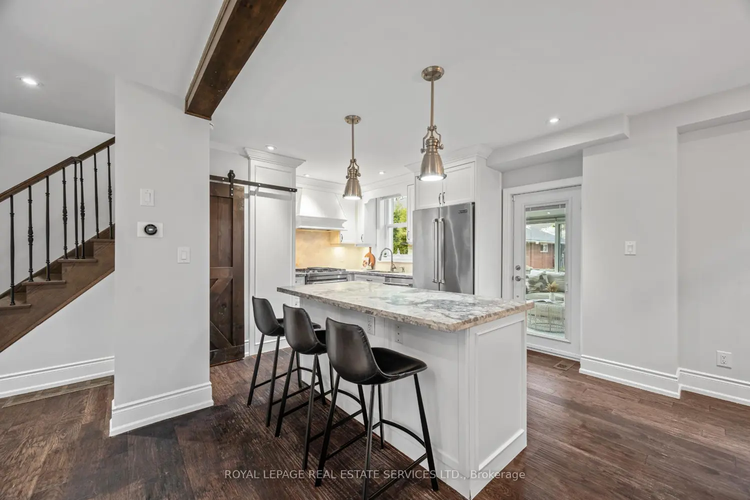 10 Glenellen Drive photo 3