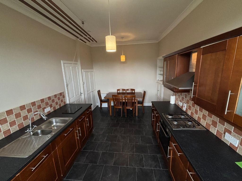 Additional image 9 of 3 bed flat to rent(Copy Of) Barterholm Road, Paisley, Renfrewshire PA2