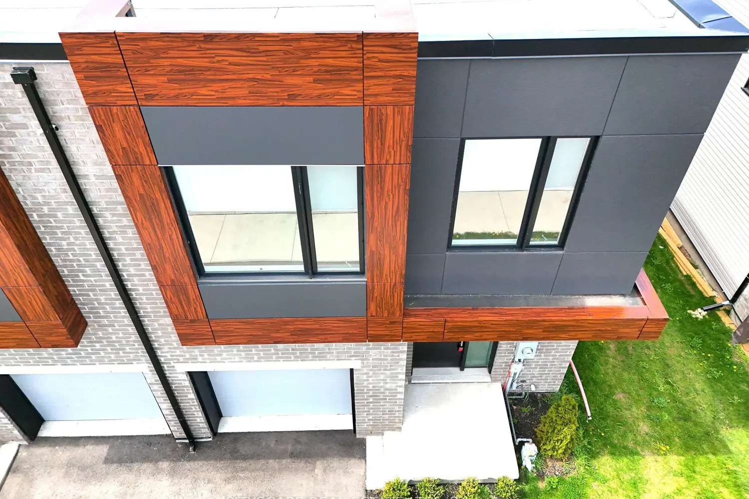 Additional image 3 of 416 Dundas Street 13