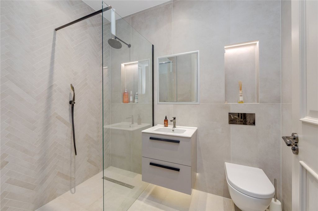 Additional image 17 of 2 bed flat for saleHanstead House, Bricket Wood, St Albans AL2