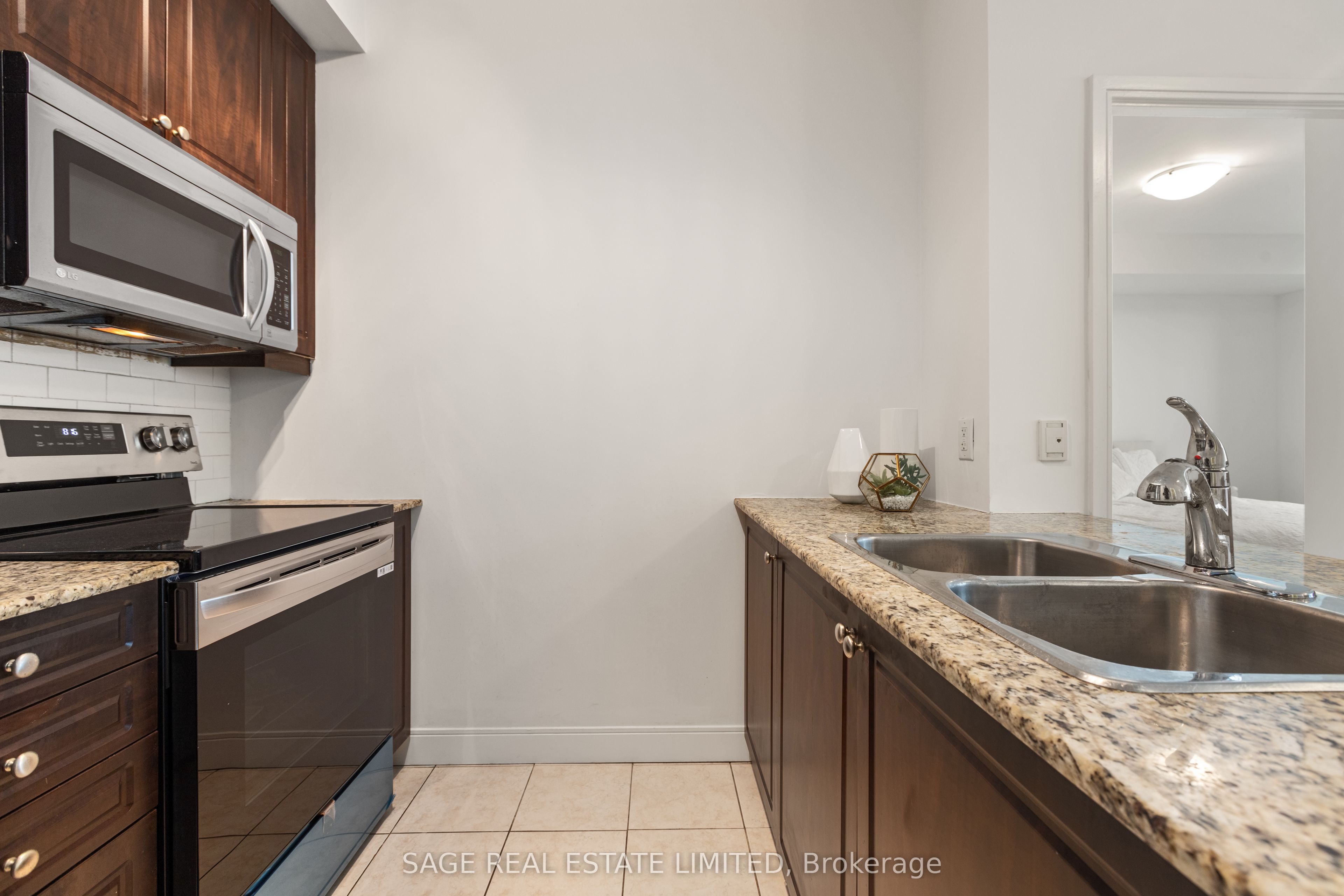 Additional image 6 of 1301-88 Broadway Avenue, Toronto, ON, M4P 0A5