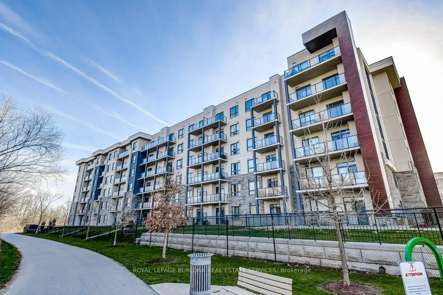 125 Shoreview Place 627