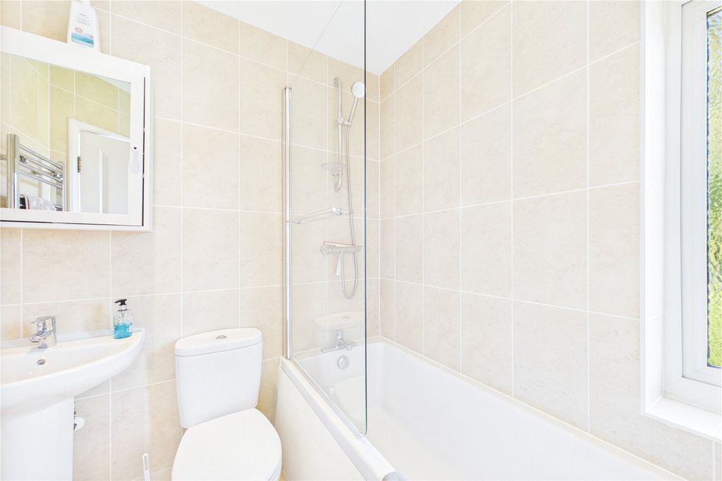 Additional image 14 of 2 bed flat to rentMill Lane, Newbury, Berkshire RG14
