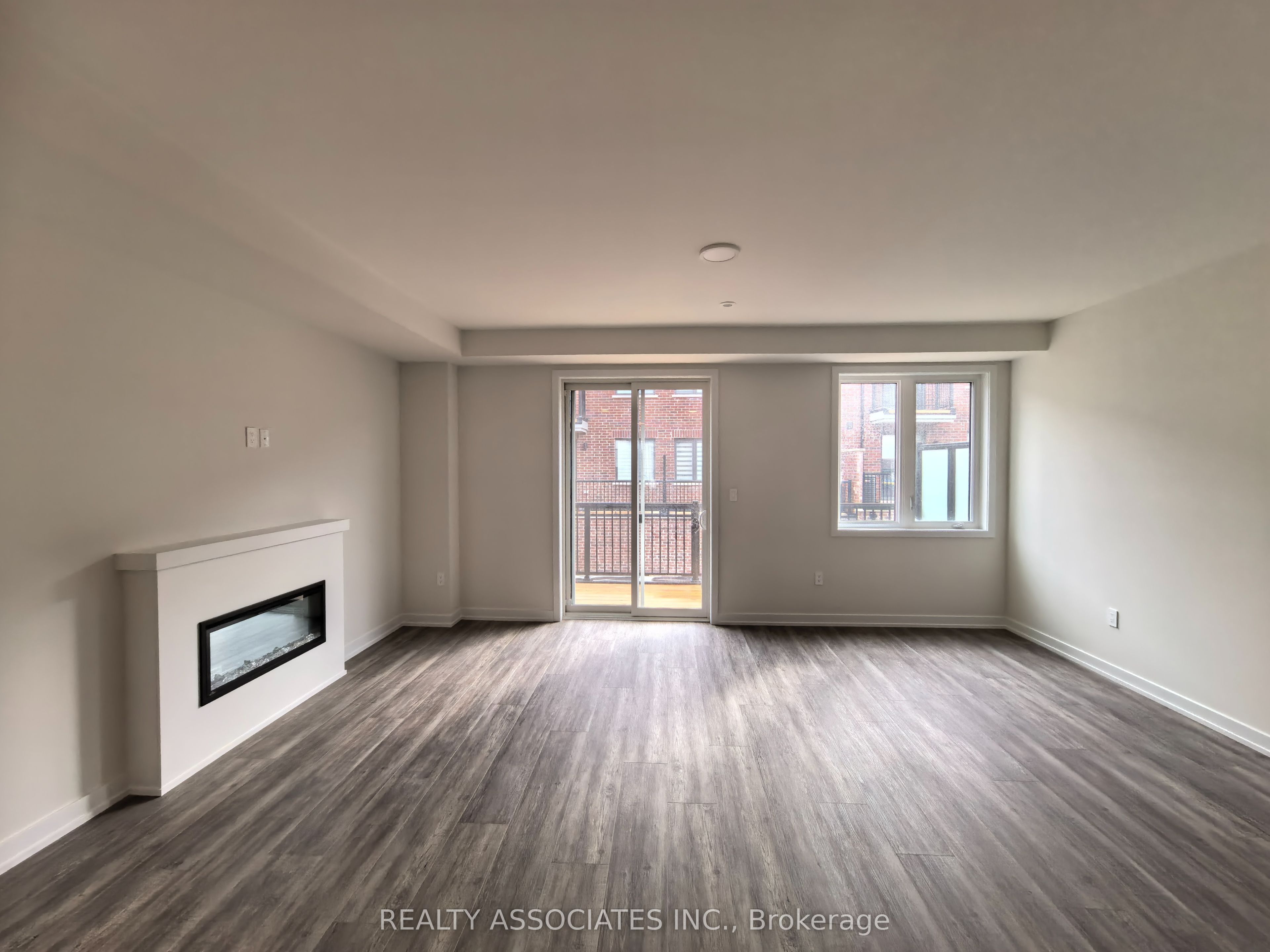Additional image 4 of 10 Victor Metcalf Lane, Richmond Hill, ON, L4B 0J7