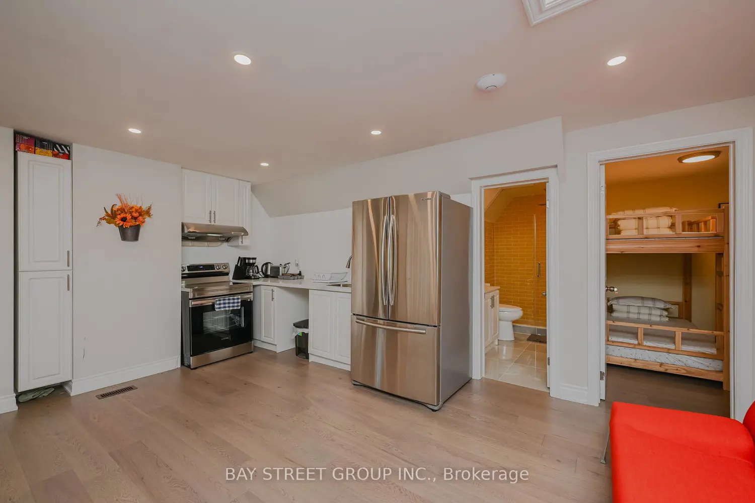 Additional image 8 of 4534 Morrison Street