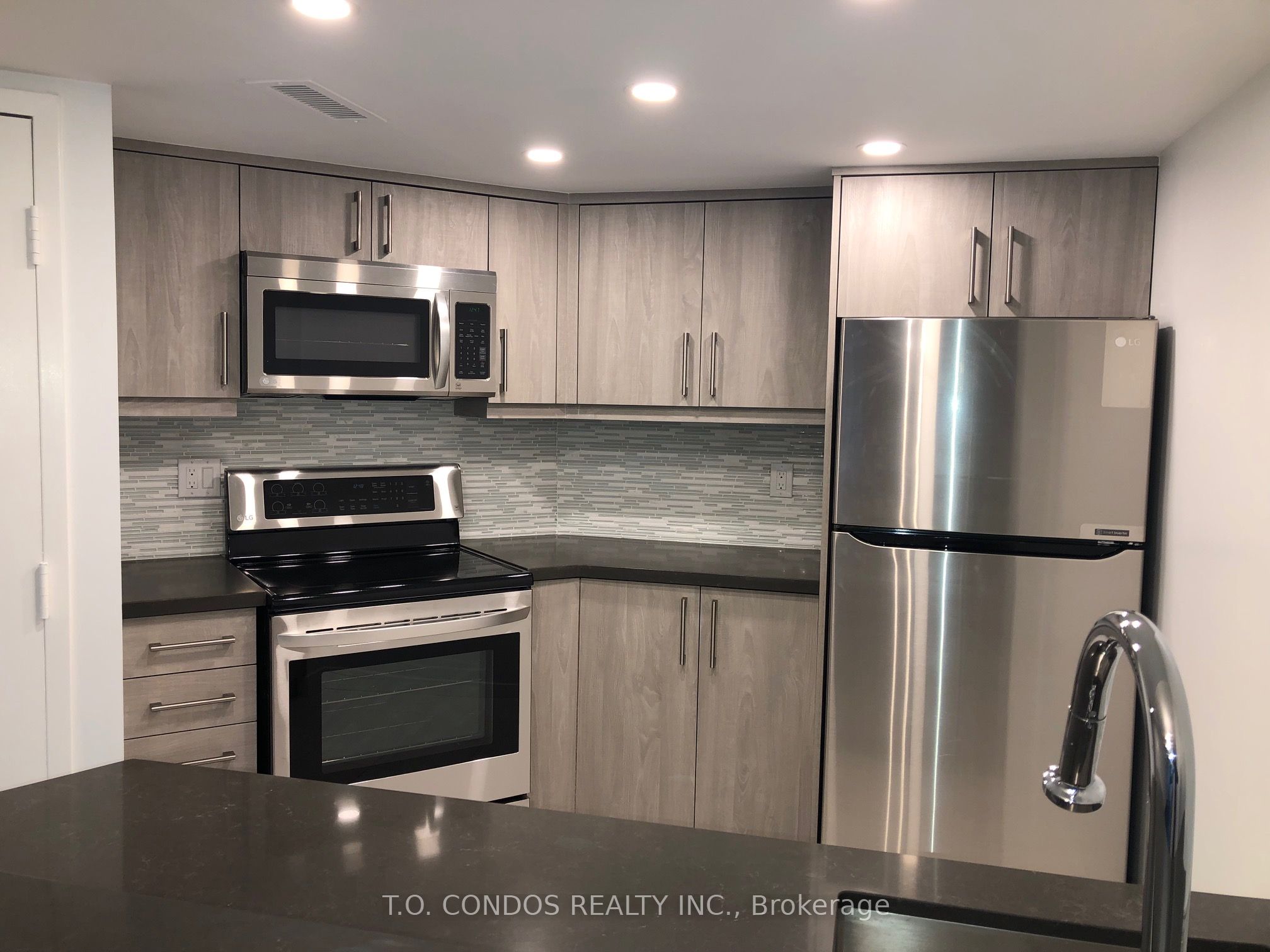 Additional image 4 of 318-1001 Bay Street, Toronto, ON, M5S 3A6