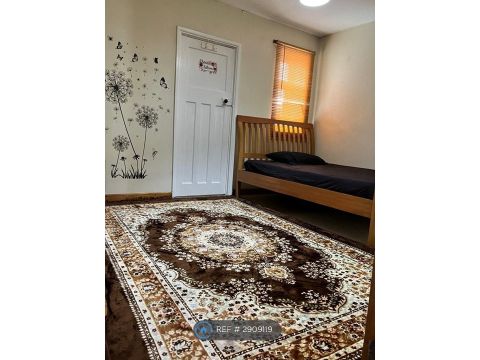 Wyndham St, Cardiff CF11, Room to rent
