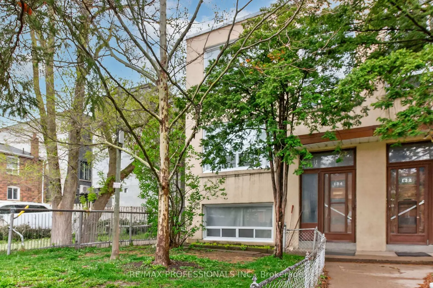132-134 Trowell Avenue photo 3