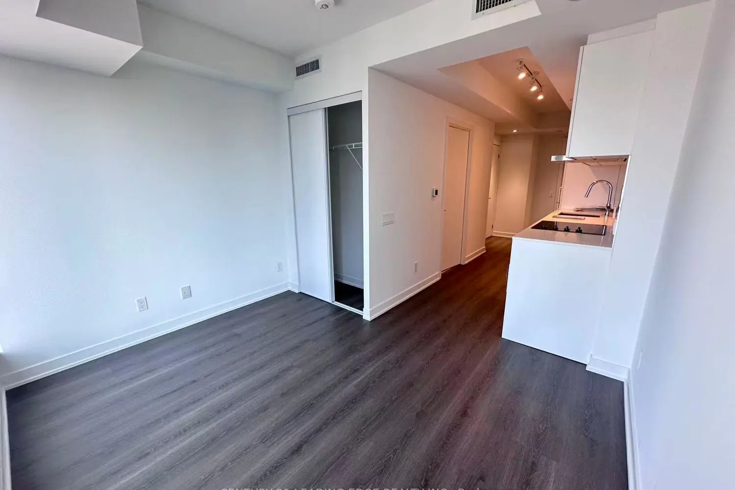 8 Wellesley Street 4008 photo 4