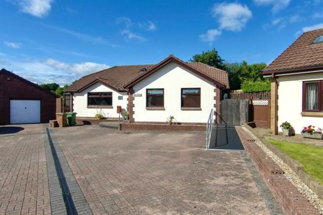 3 bed bungalow to rentWaun Goch, Cefn Hengoed, Hengoed CF82