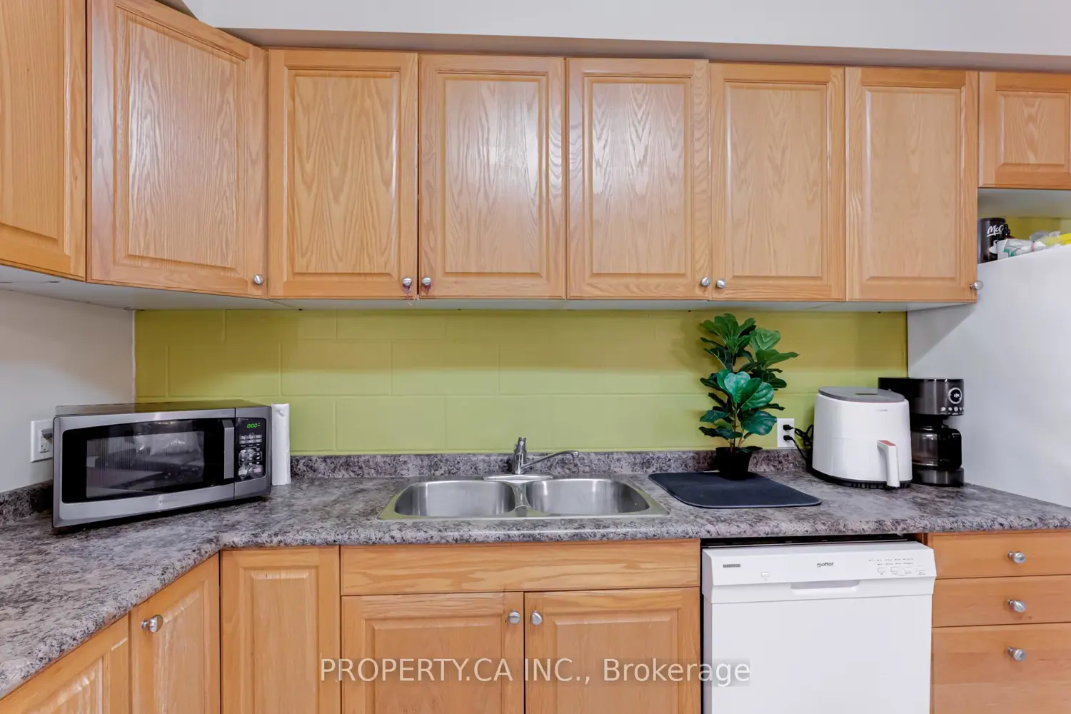 Additional image 9 of 253 Lester Street 204