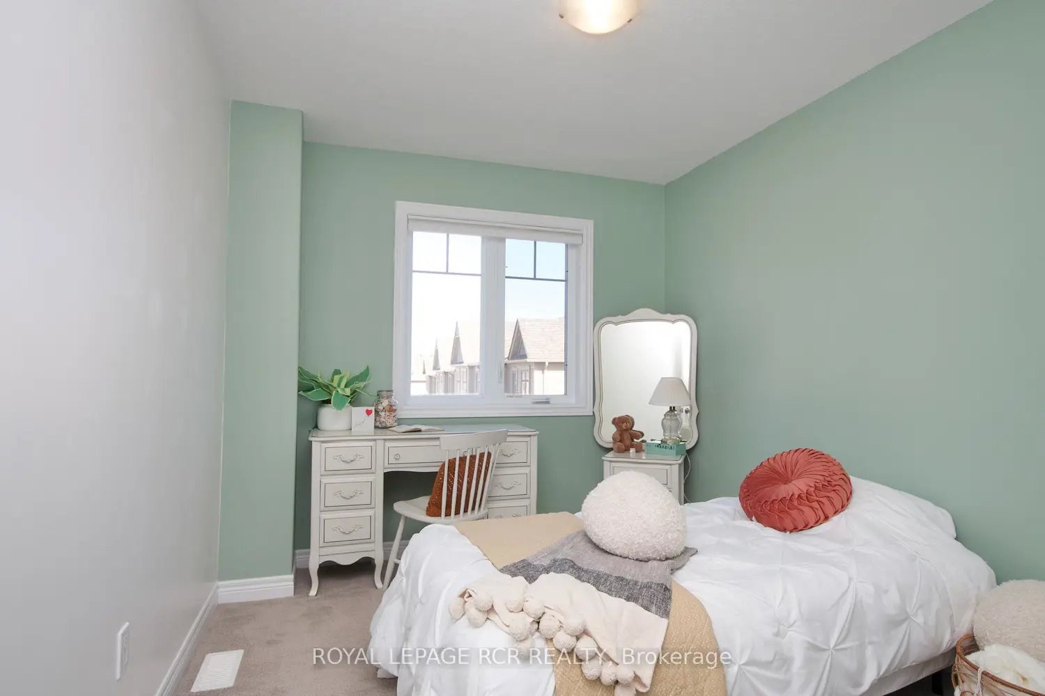 Additional image 3 of 124 Parkinson Crescent 27