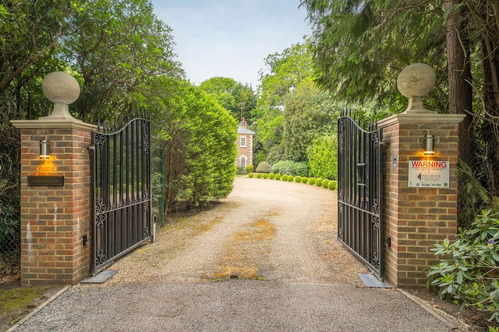Additional image 17 of 5 bed detached house to rentWellington Avenue, Virginia Water GU25