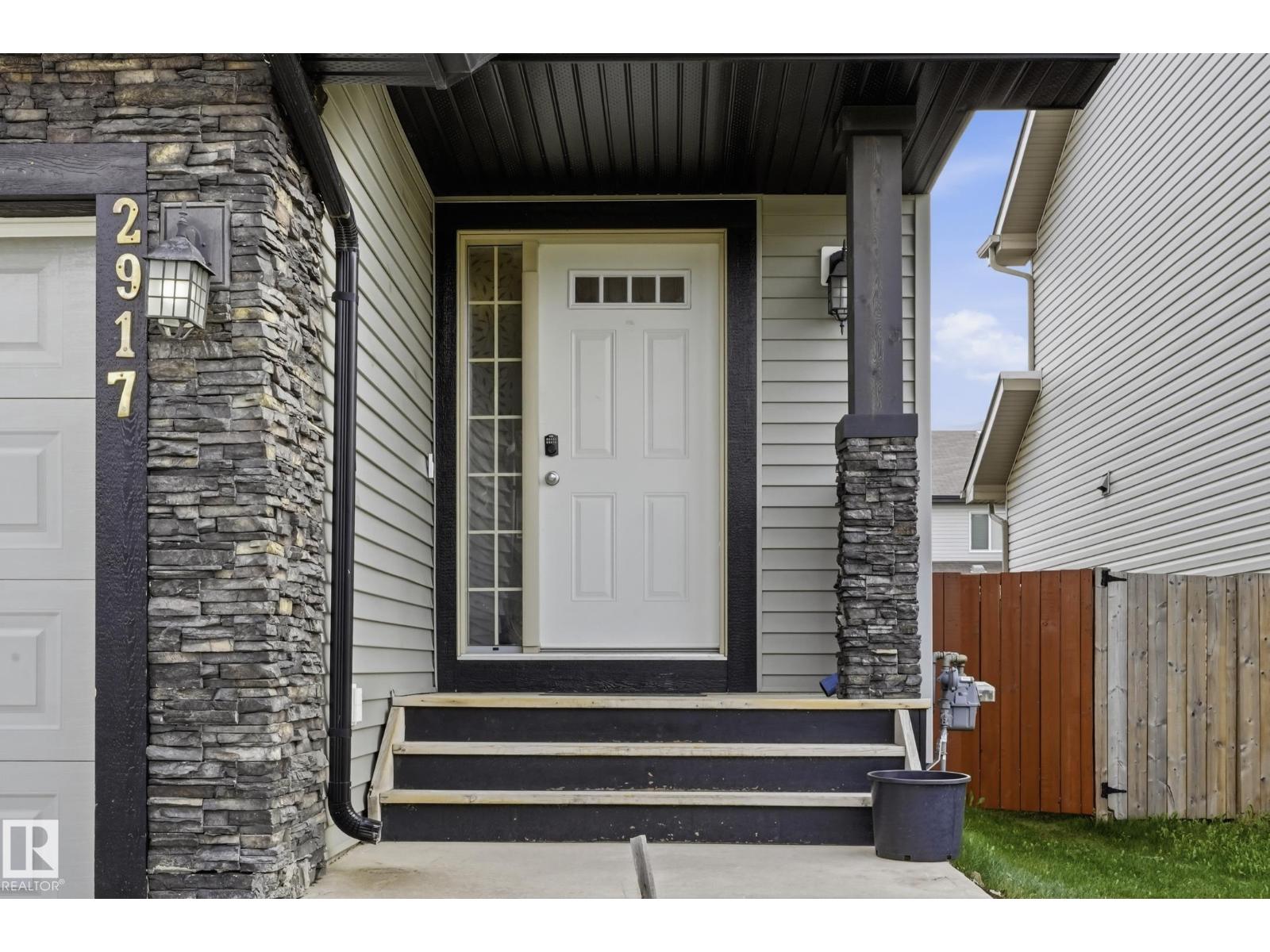 Additional image 3 of 2917 16a Avenue NW, Edmonton, AB, T6T0P8