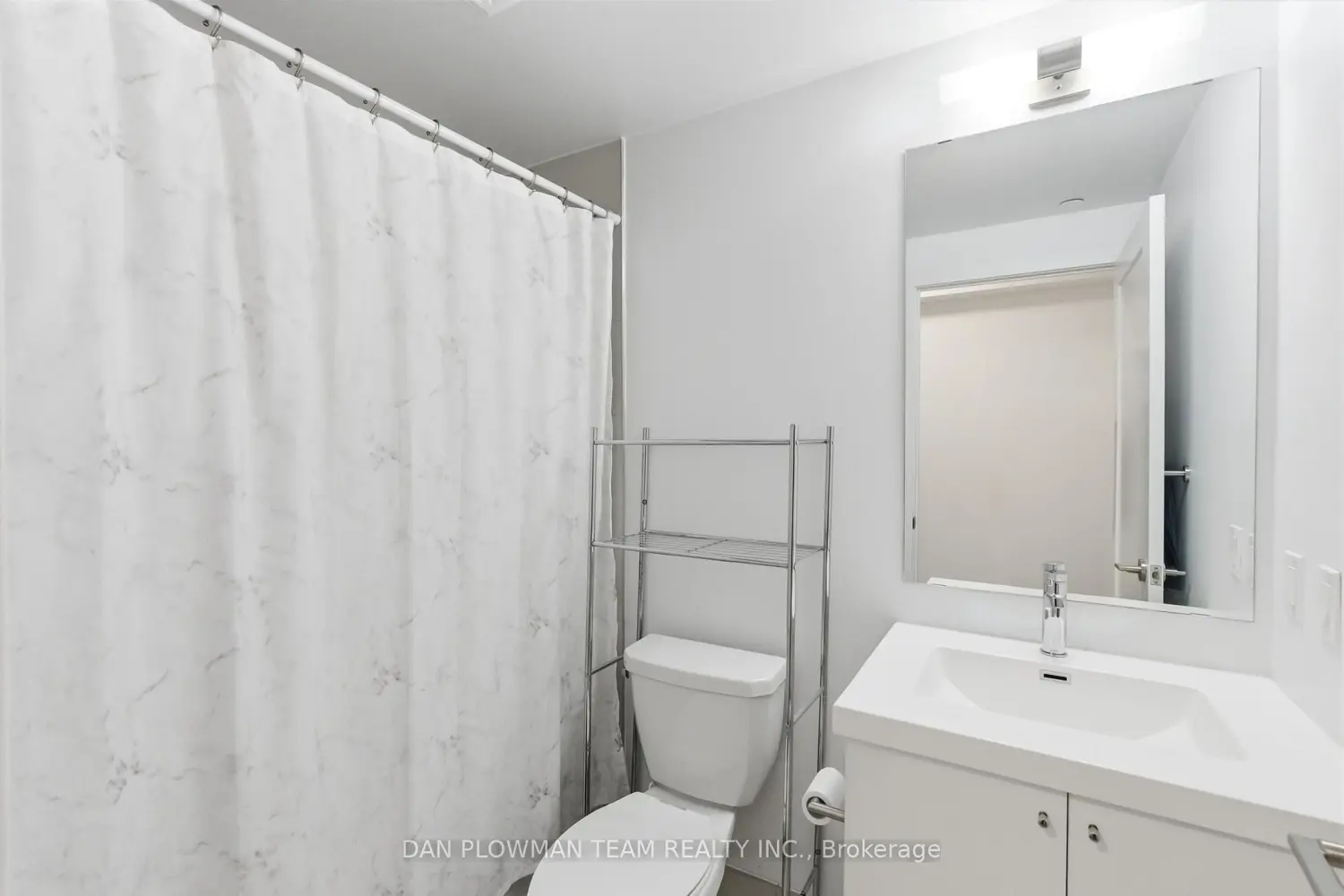 Additional image 12 of 2550 Simcoe Street 1121
