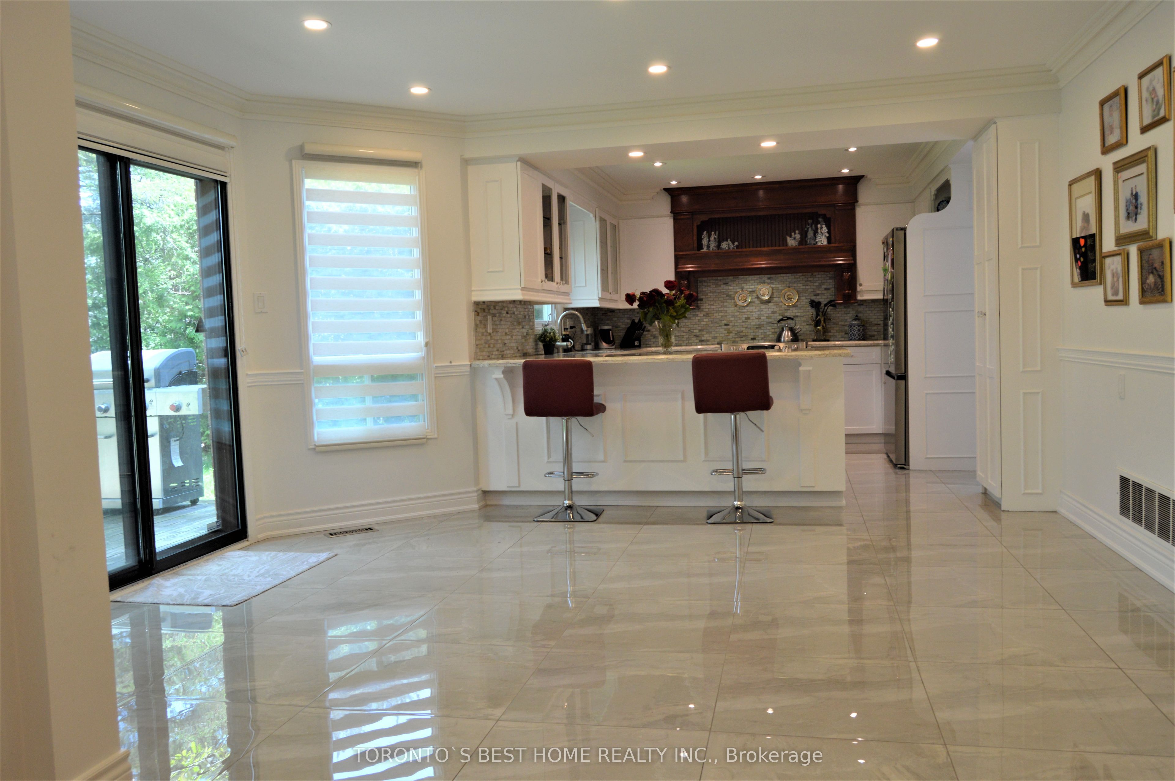 Additional image 3 of Main Floor-14 Simmons Crescent, Aurora, ON, L4G 6B4