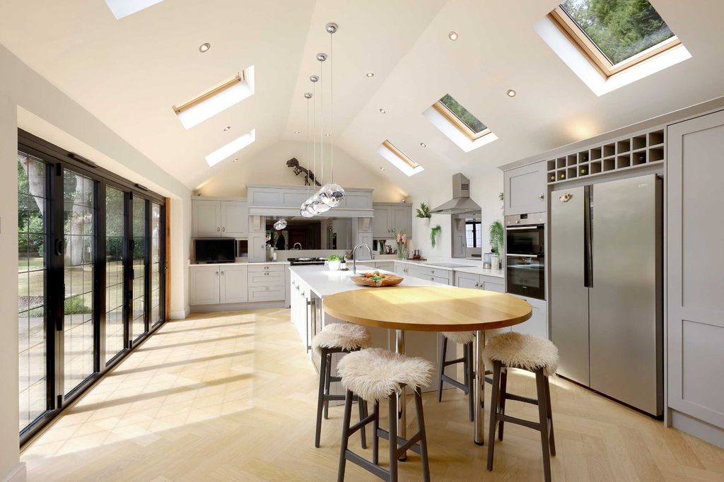 Additional image 2 of 5 bed detached house to rentLedborough Wood, Beaconsfield, Buckinghamshire HP9